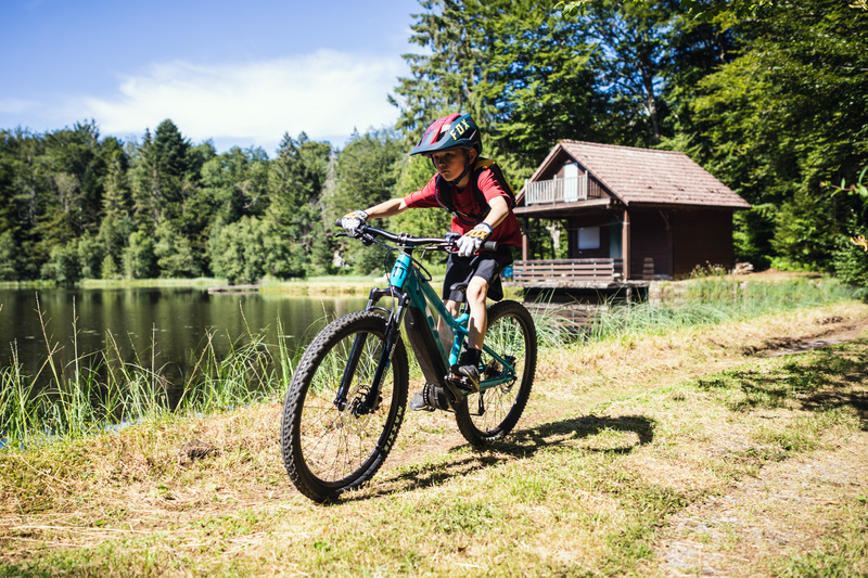 moustache-samedi-off-26-kid-eletric-blue_1_o